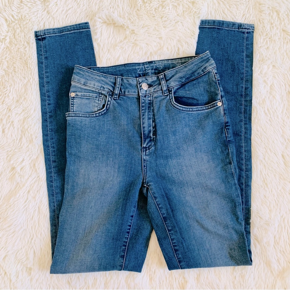 Zara Women's Blue Skinny Jeans, size 4, waist 26”, rise 9.5”, New